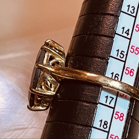 ❣️Splendid 14k Gold Vintage Oval Cut Garnet ring! Elegant and Classic! - Picture 6 of 15